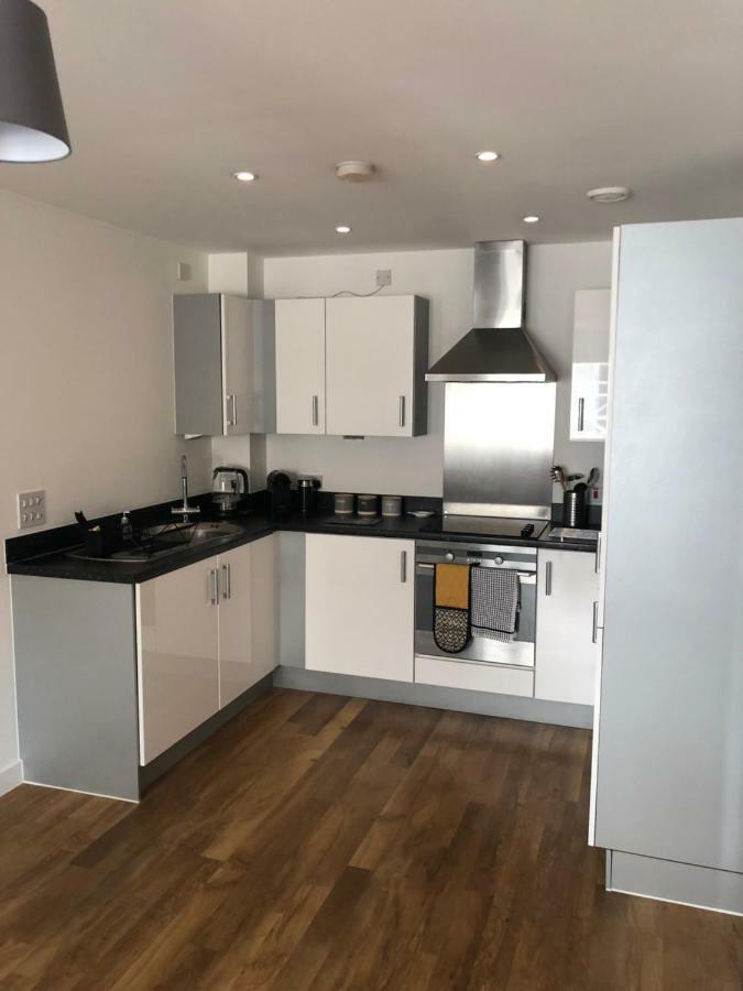 Quayside Apartment In Cardiff Bay Zewnętrze zdjęcie